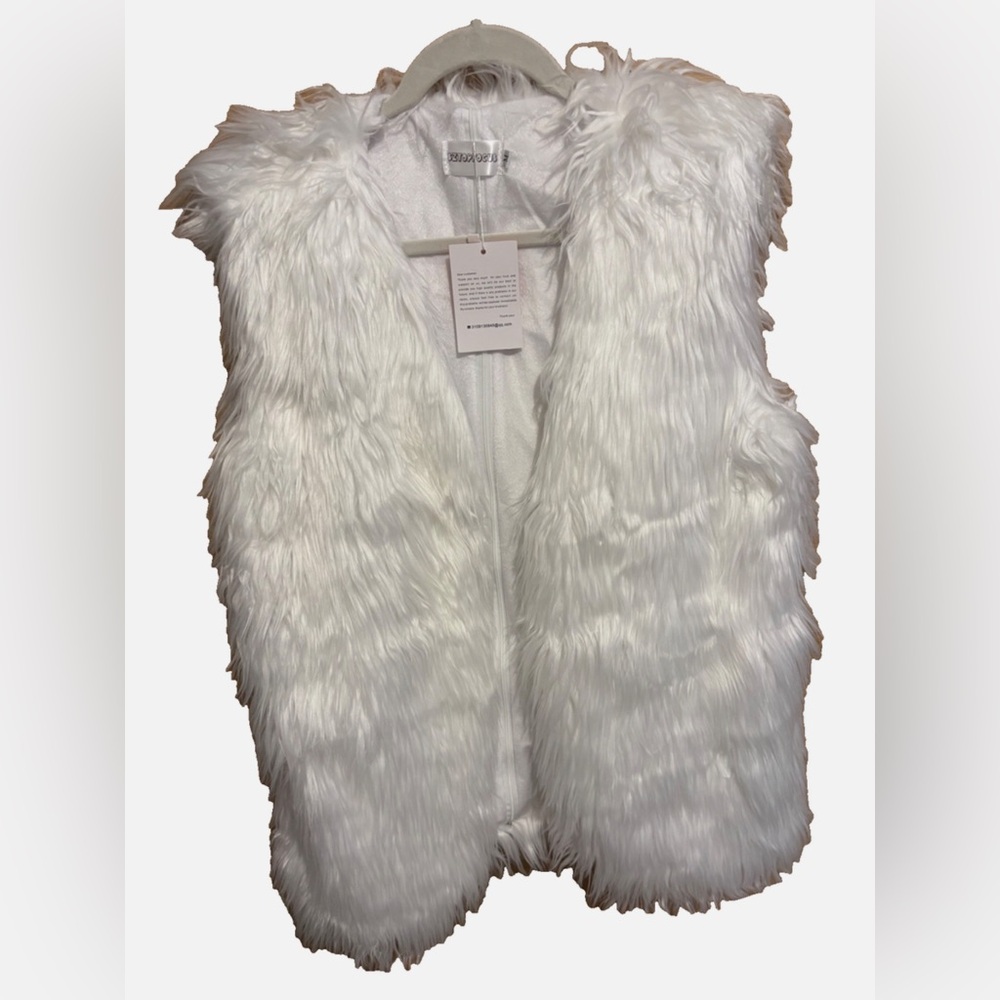 NWT Women's Sztopfocus Faux Fur White Lined Vest - Size M